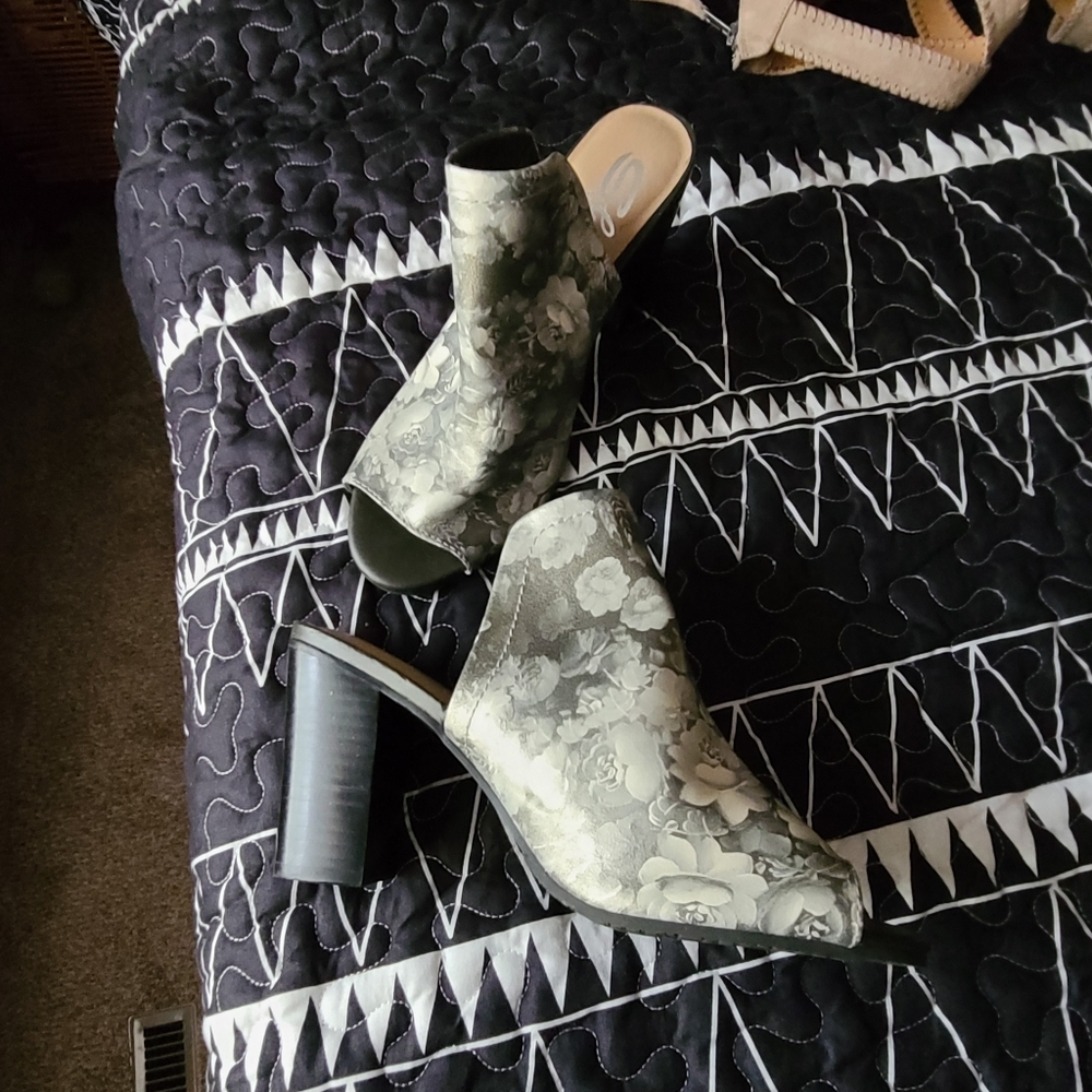 NWOT Sbicca heels